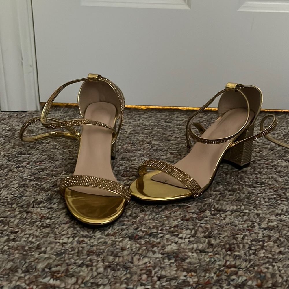 lace up sparkly Gold chunky heels. size 8.5
